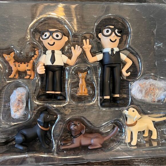 Dolce & Gabbana #DGFamily Figurine Collection - Picture 2 of 6